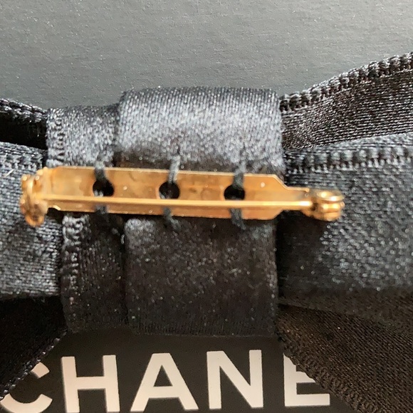 CHANEL Vintage Brooch/Pin Made in France - Picture 5 of 16